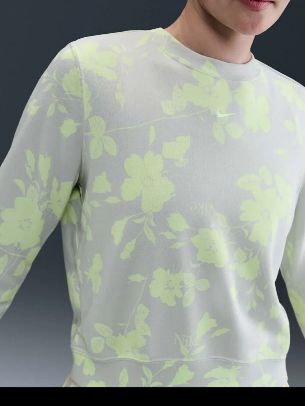 (354) NWT NIKE Sportswear Chill French Terry Printed Sweatshirt, Size L